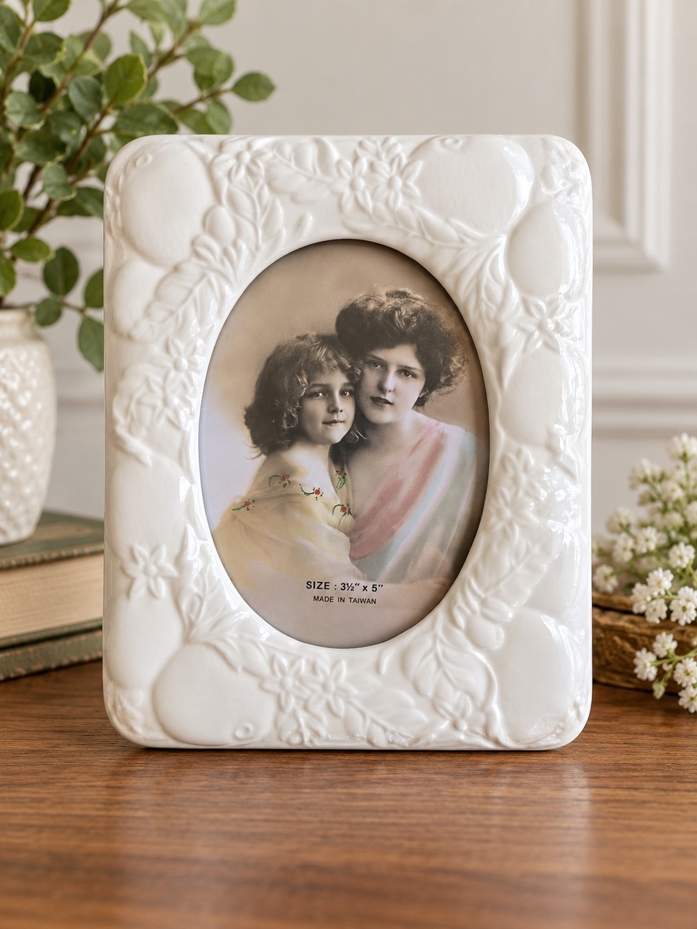 LaVie Cream Porcelain Embossed Photo Frame Holds Picture 3½ x 5 NIB (3/$15)